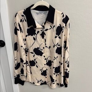 Floral Button-Up Blouse with Black Collar